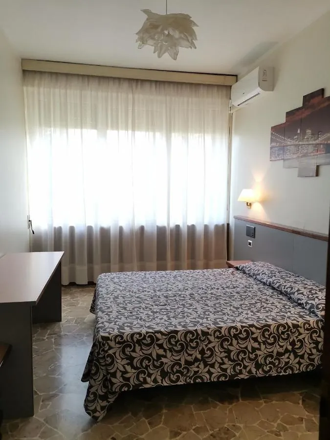 H&L Hotel Cinisello Balsamo 3*,